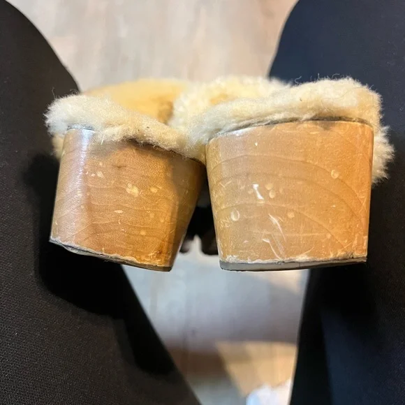 UGG Clogs - Picture 8 of 11